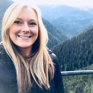 Meet your Posher, Alyssa